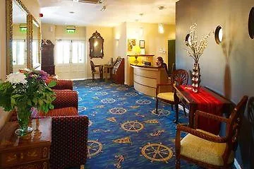Logues Hotel 3*